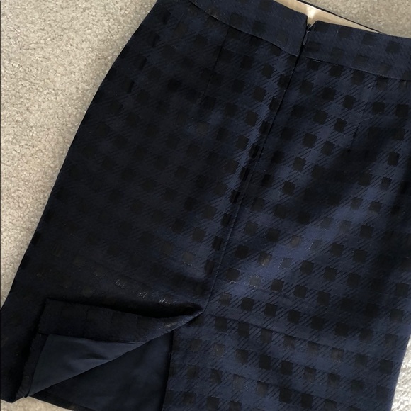 Banana Republic Patterned Pencil Skirt - Picture 2 of 3
